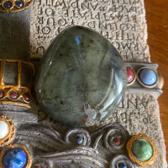 Labradorite palm stone. Lots of color! - Picture 2 of 8